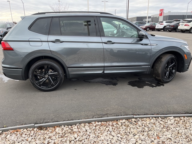 2024 Volkswagen Tiguan SE R-Line Black photo 6