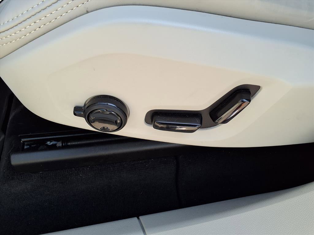 2022 Volvo XC60 B5 Inscription photo 17