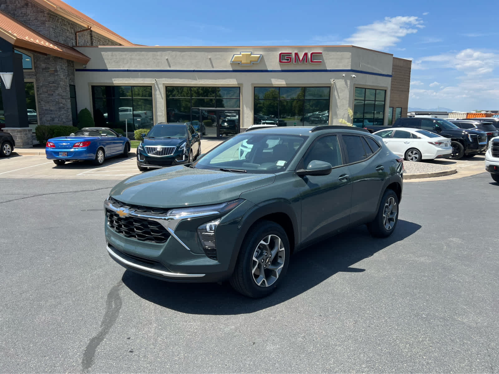 2025 Chevrolet Trax LT photo 8