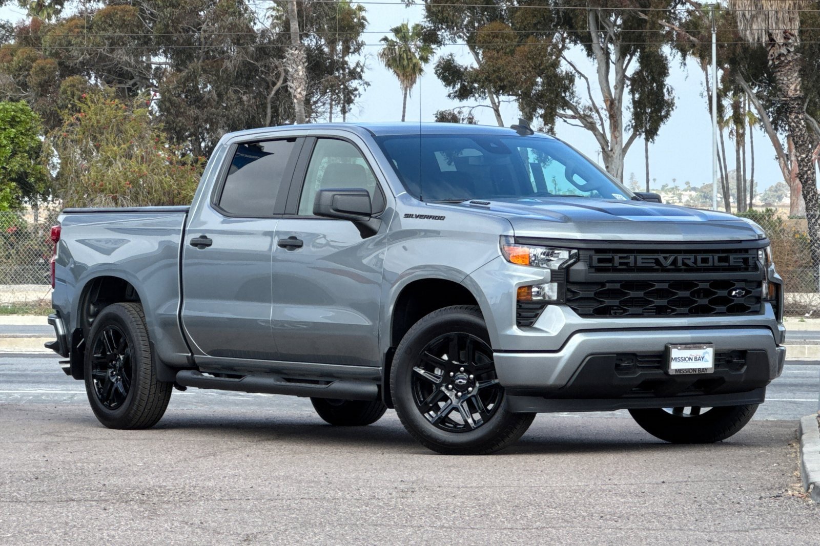 2025 Chevrolet Silverado 1500 Custom photo 2