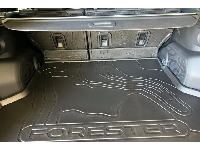 2025 Subaru Forester Touring photo 40