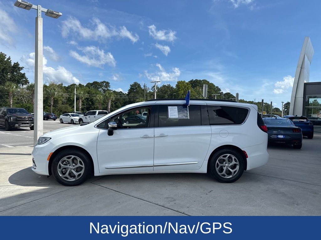 2023 Chrysler Pacifica Limited photo 4