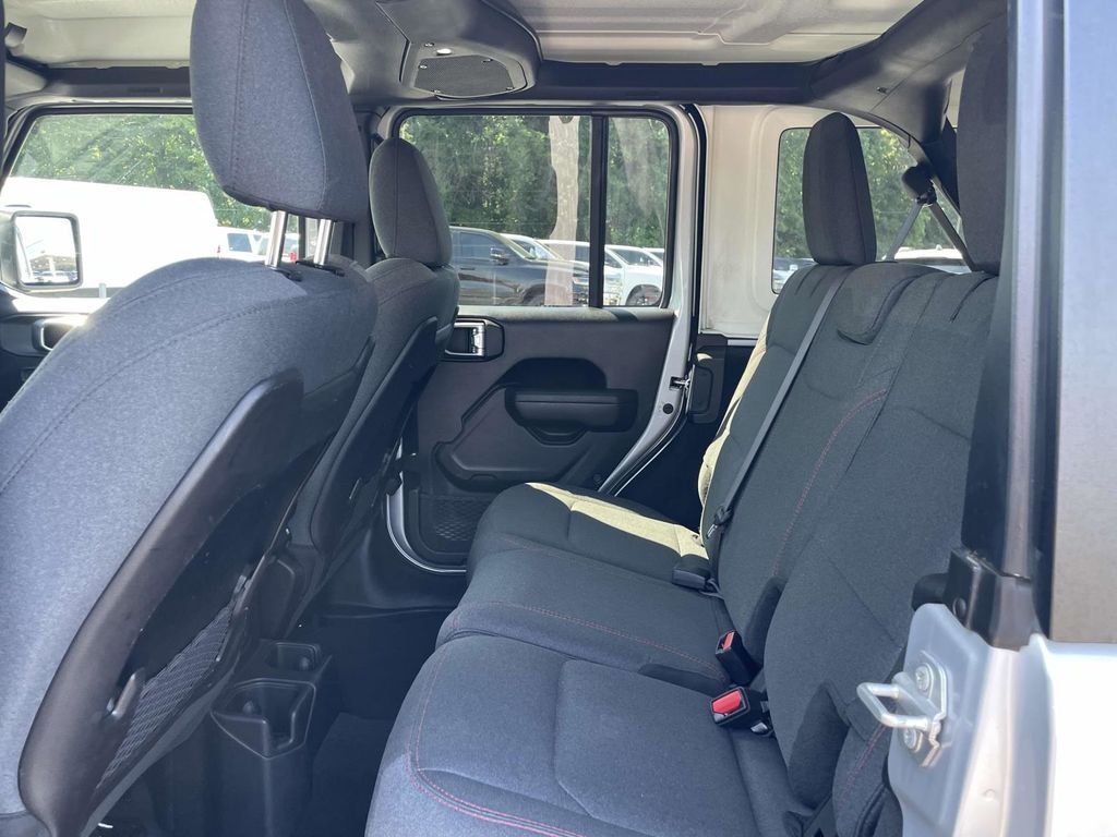 2024 Jeep Wrangler Rubicon photo 16