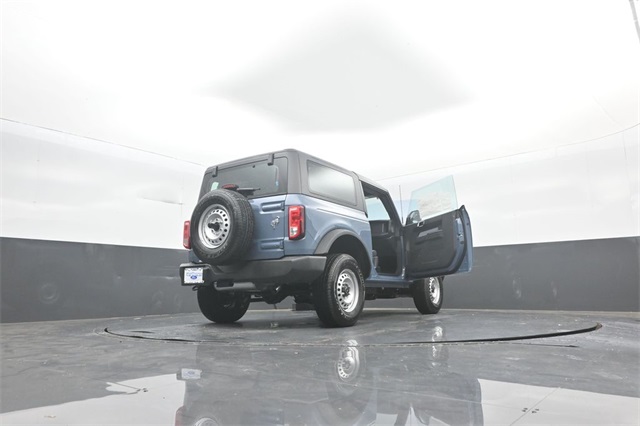 2025 Ford Bronco Base photo 33