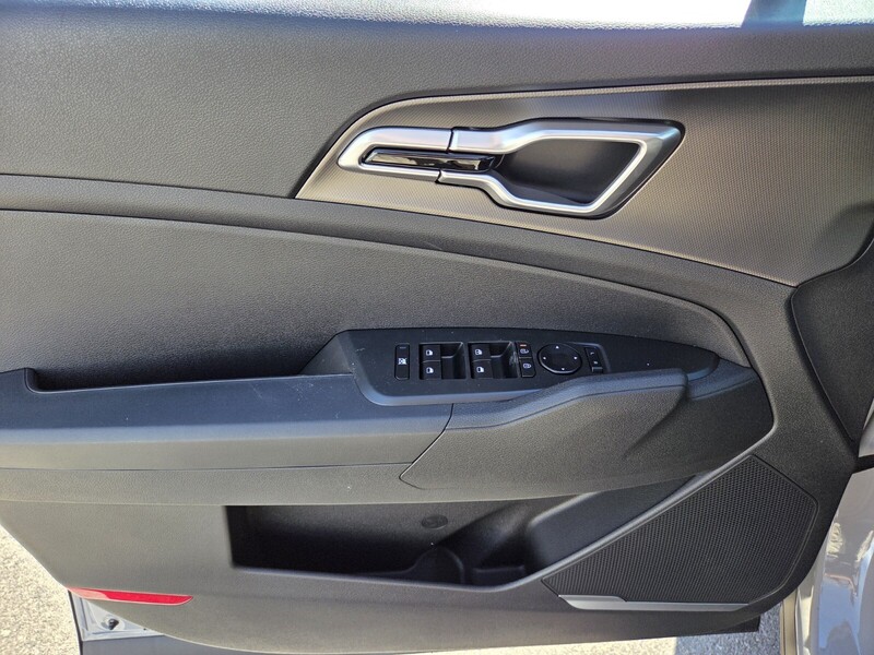 2026 Kia Sportage Hybrid S photo 9