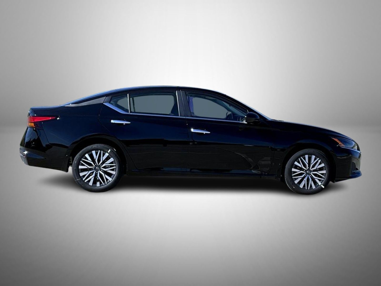 2025 Nissan Altima 2.5 SV photo 4