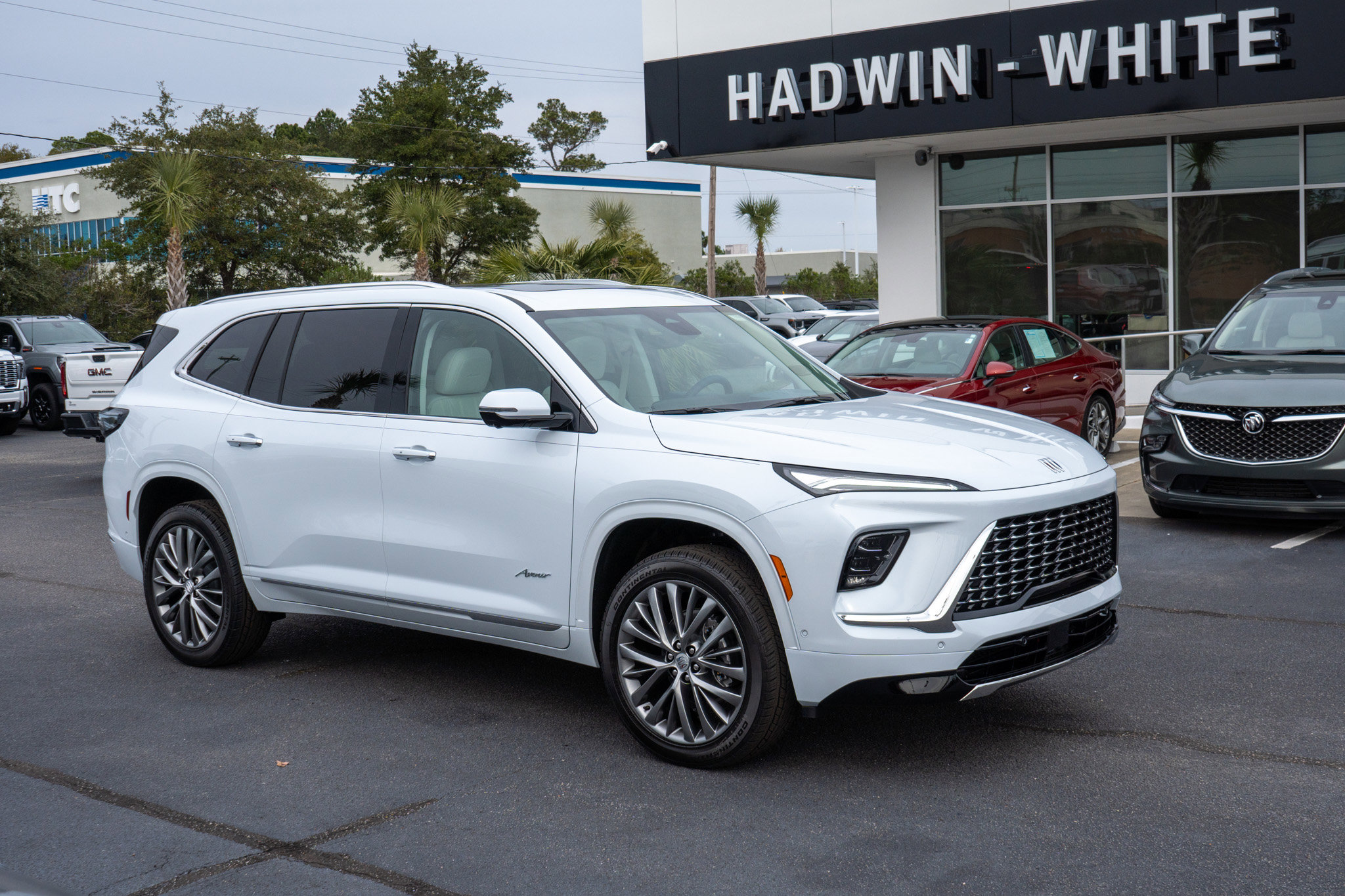 2026 Buick Enclave Avenir's photo