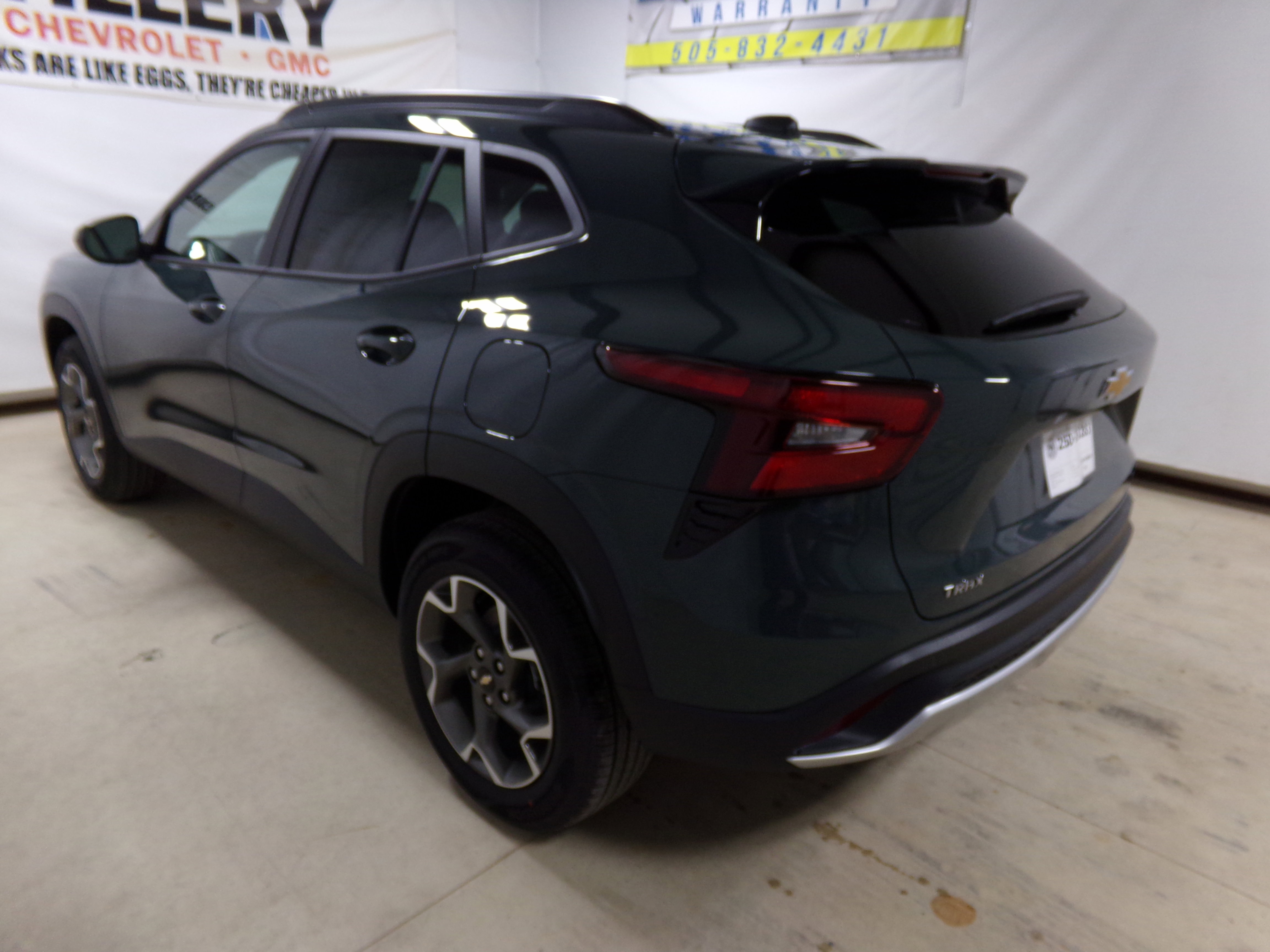 2025 Chevrolet Trax LT photo 4