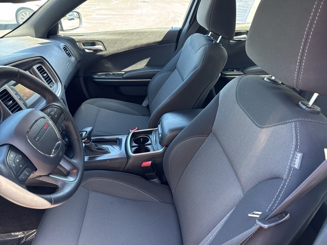 2016 Dodge Charger SE photo 20