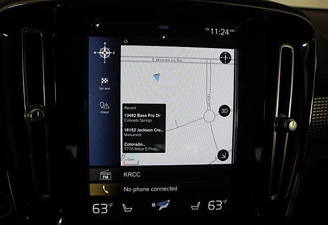 2022 Volvo XC40 R-Design photo 23