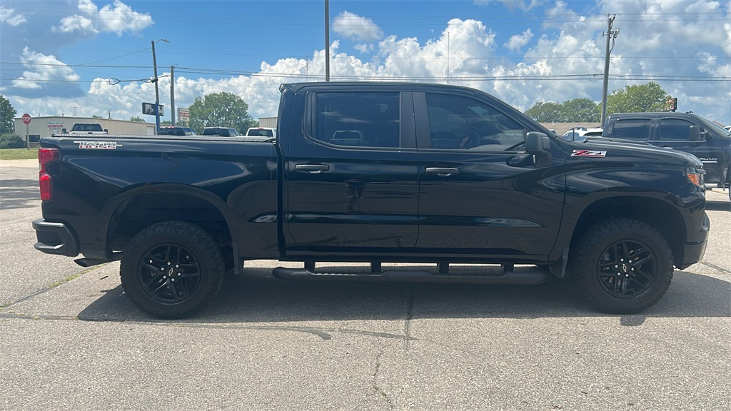 2022 Chevrolet Silverado 1500 Custom Trail Boss photo 2