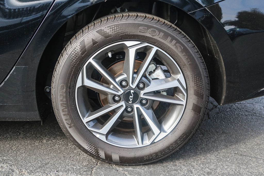 2023 Kia Forte LXS photo 8