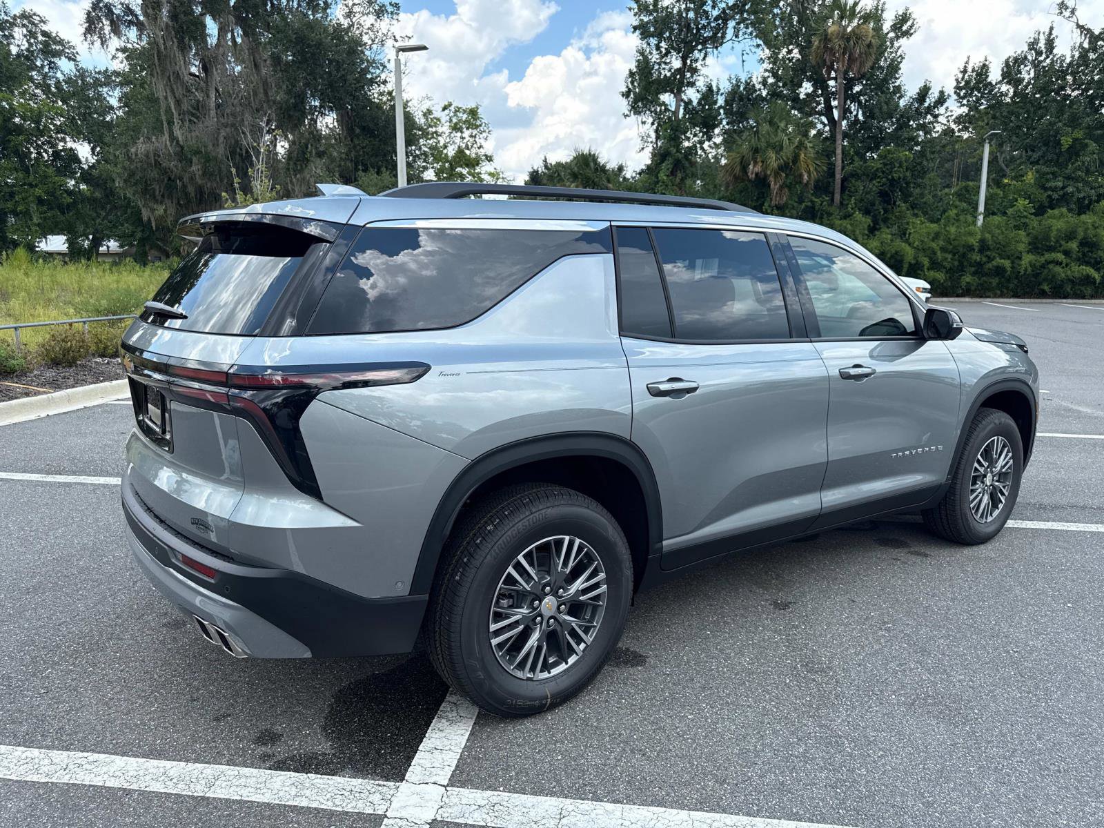 2026 Chevrolet Traverse LE photo 35