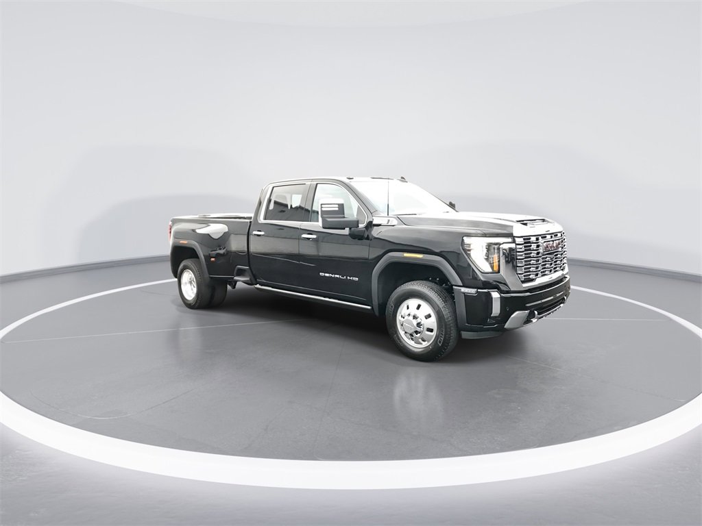 2026 Gmc Sierra 3500 HD Denali photo 2