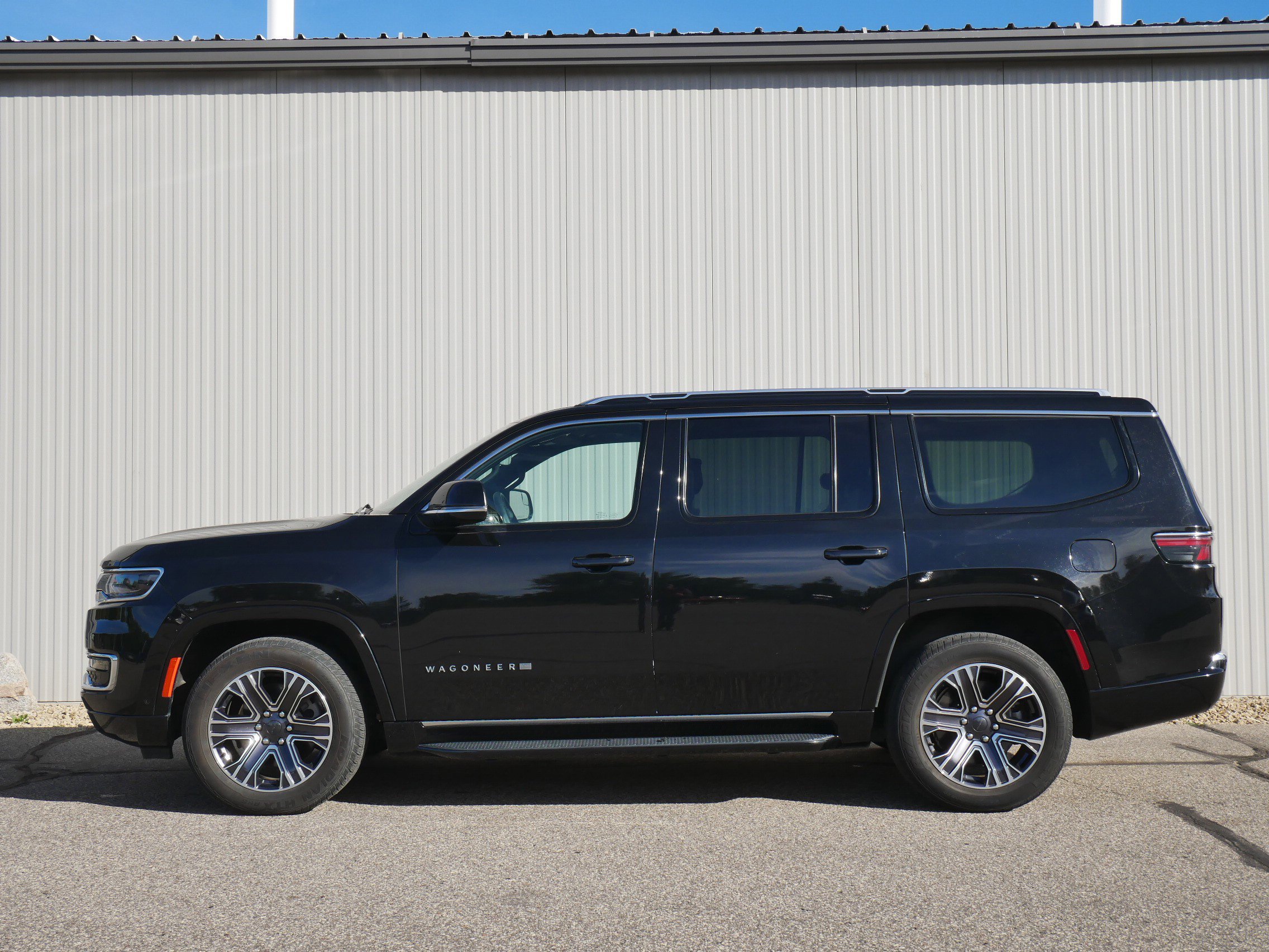 2024 Jeep Wagoneer Series II photo 2