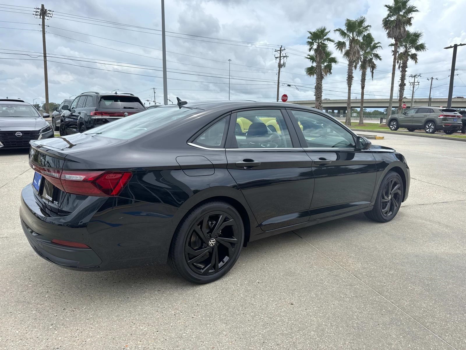 2025 Volkswagen Jetta 1.5T SE photo 4