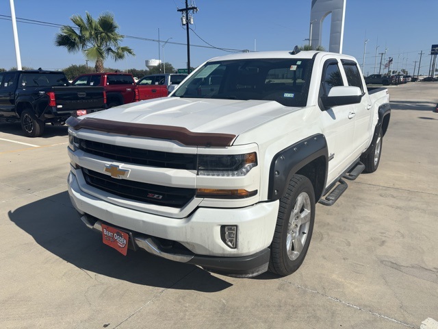 2018 Chevrolet Silverado 1500 LT photo 3