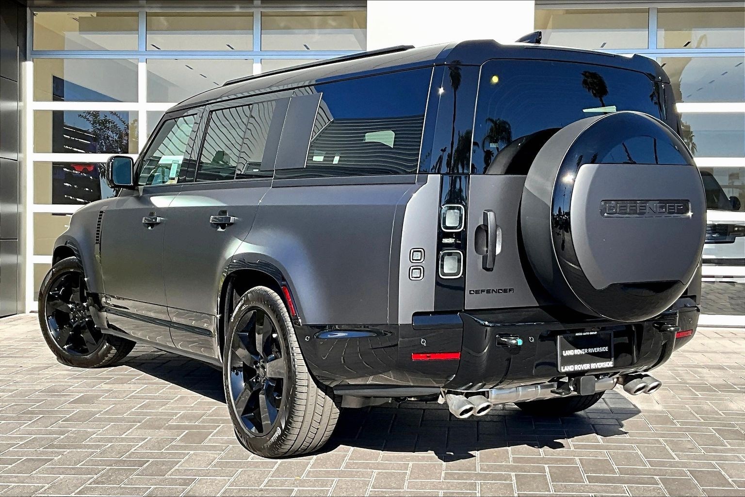 2026 Land Rover Defender 130 V8 photo 3