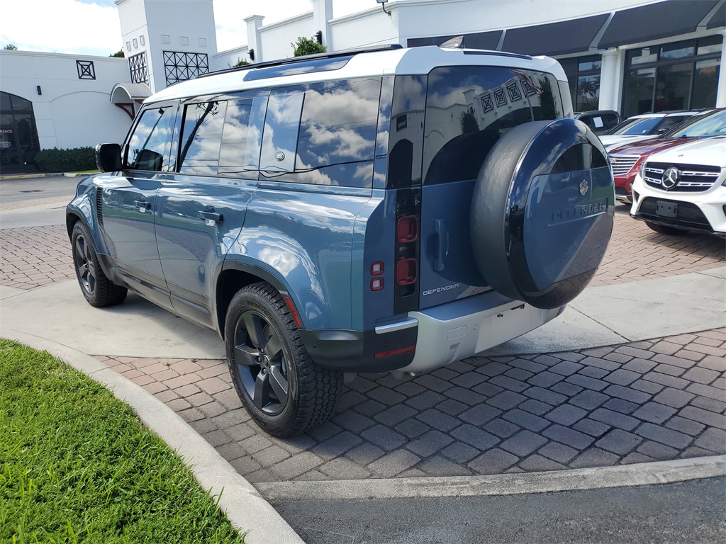 2024 Land Rover Defender 110 S photo 4