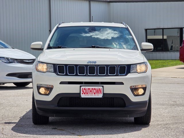 Used 2018 Jeep Compass Latitude with VIN 3C4NJDBB4JT306163 for sale in Indianola, IA