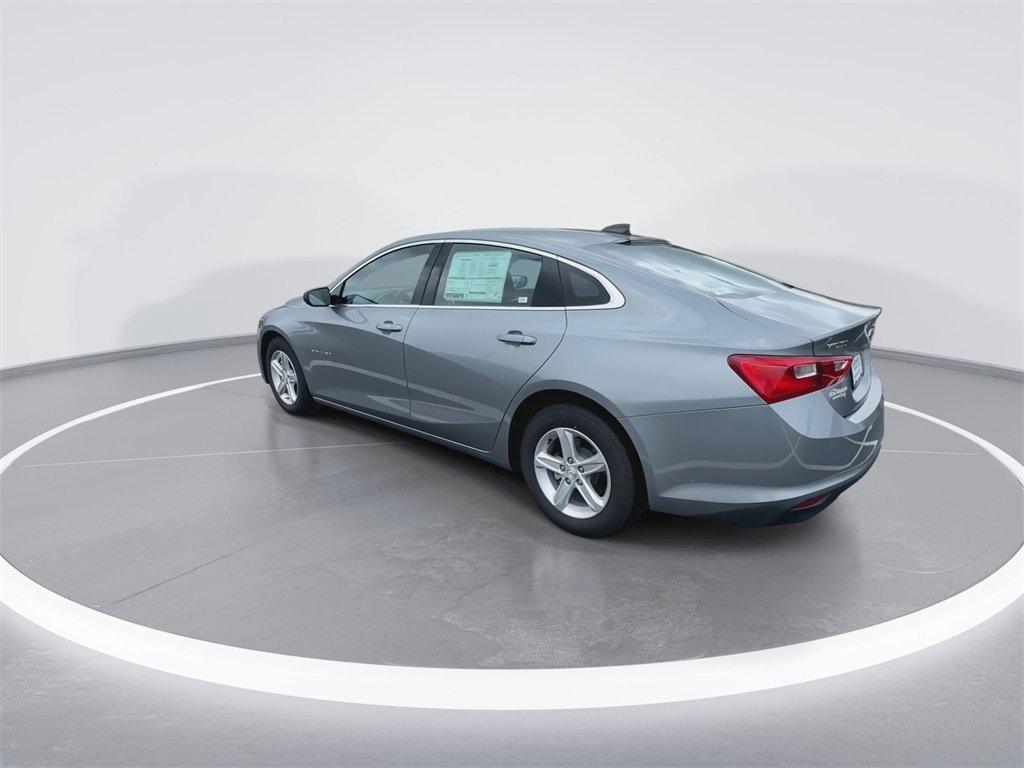 2025 Chevrolet Malibu LS photo 5