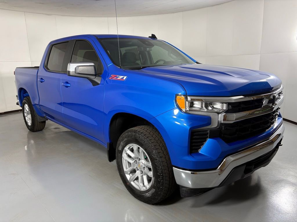 2026 Chevrolet Silverado 1500 LT photo 2