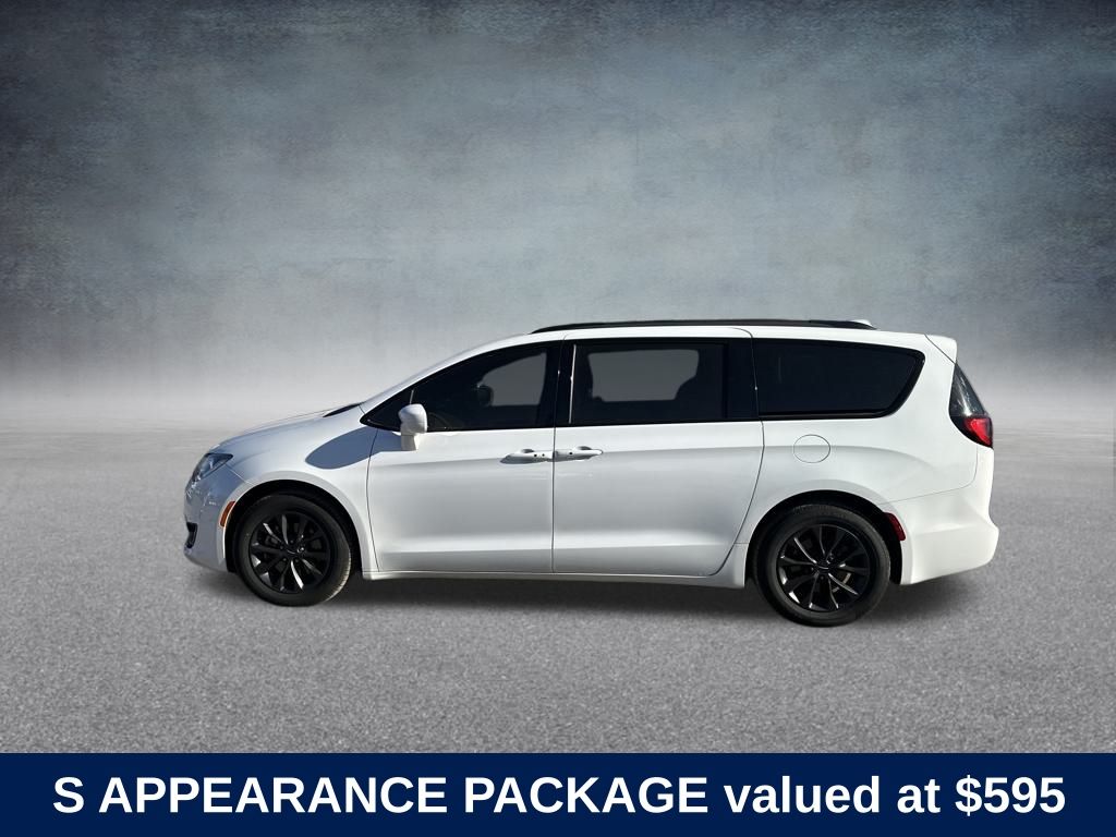 Used 2018 Chrysler Pacifica Touring L Plus with VIN 2C4RC1EG8JR178000 for sale in Manchester, MO