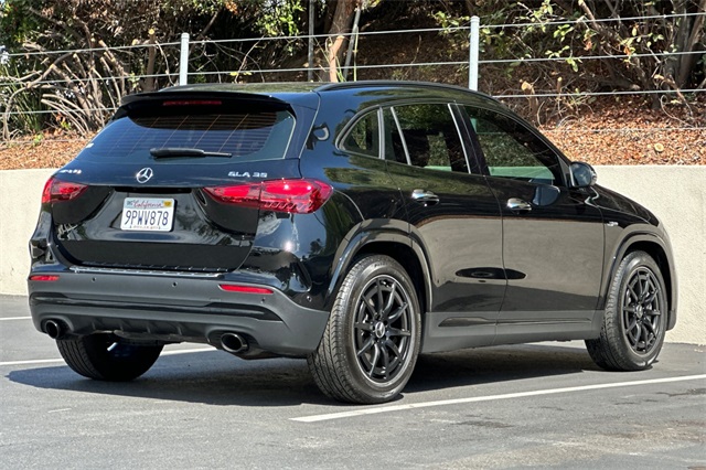 2024 Mercedes Benz GLA 35 AMG 4MATIC photo 3