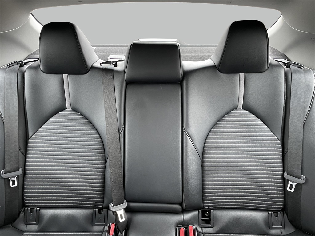 2022 Toyota Camry SE photo 19