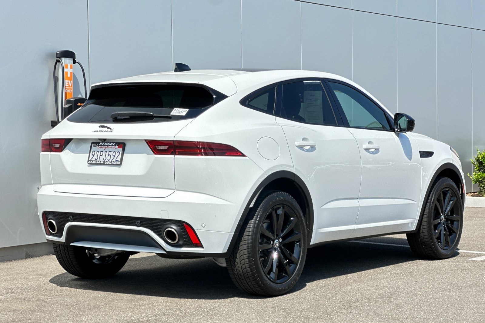 2024 Jaguar E-PACE R-Dynamic SE photo 3