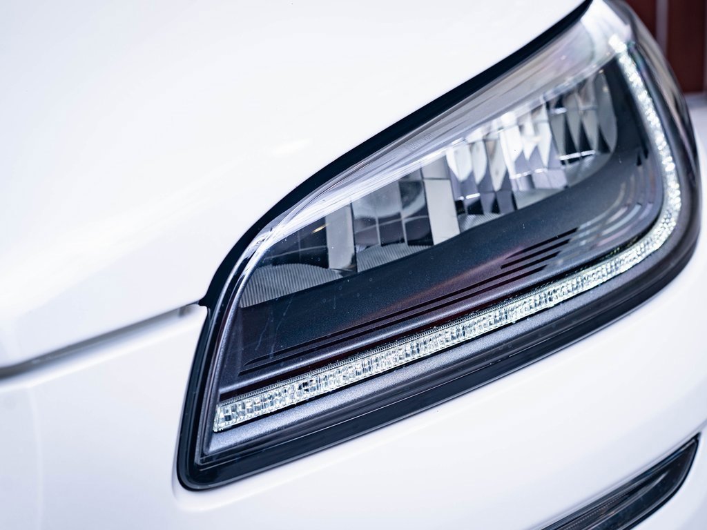 2022 Lincoln Corsair Standard photo 13