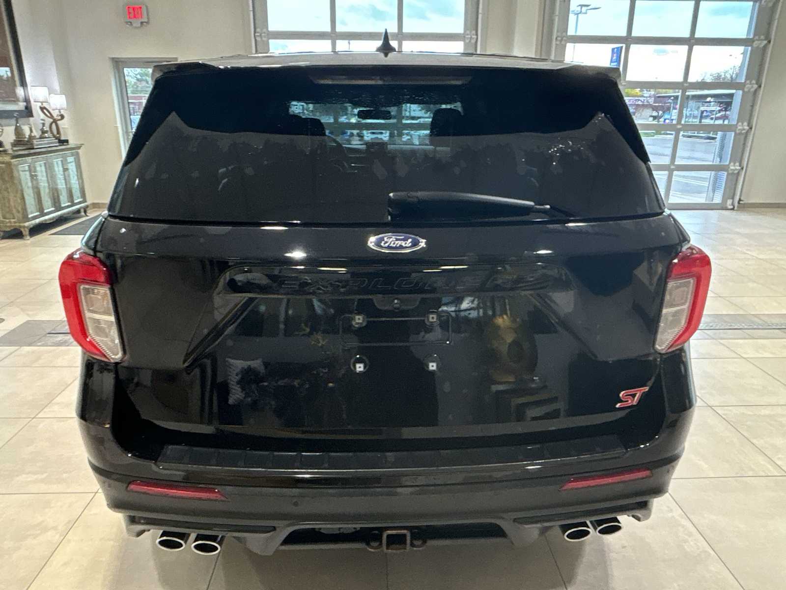 2021 Ford Explorer ST photo 3