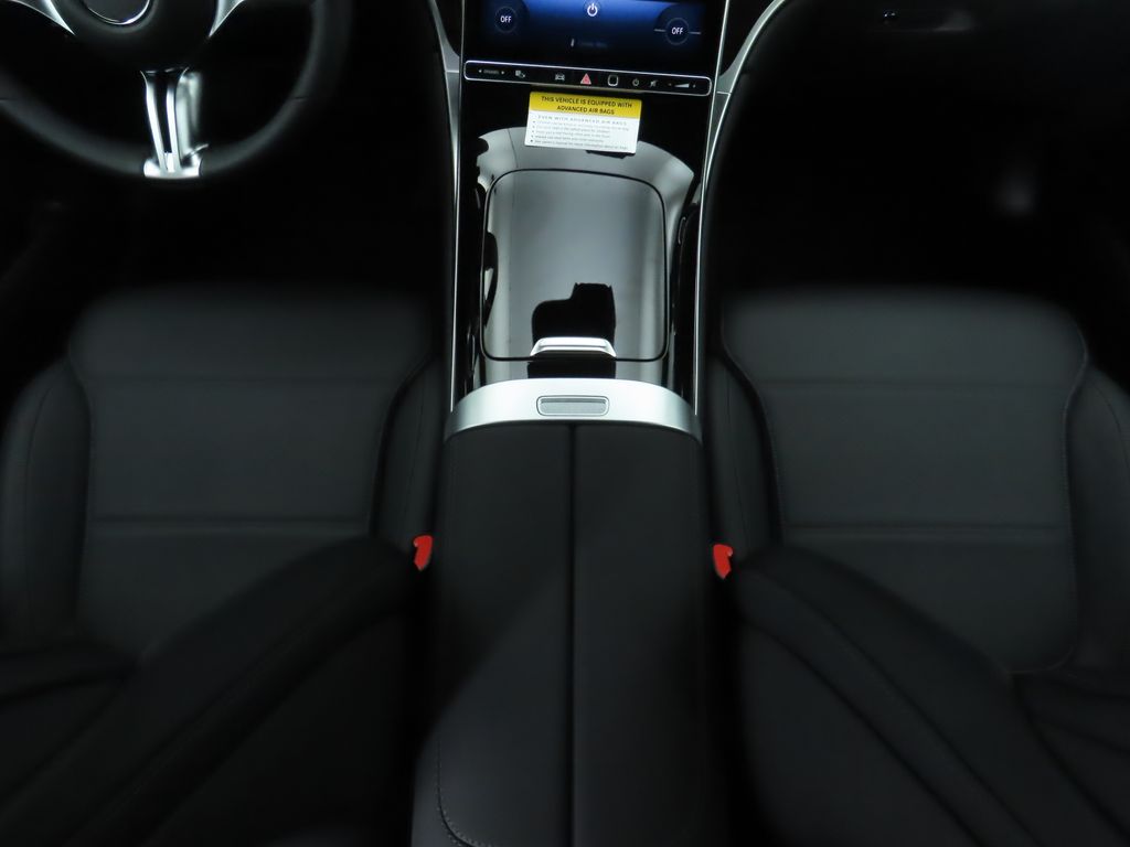 2025 Mercedes Benz GLC 300 photo 16