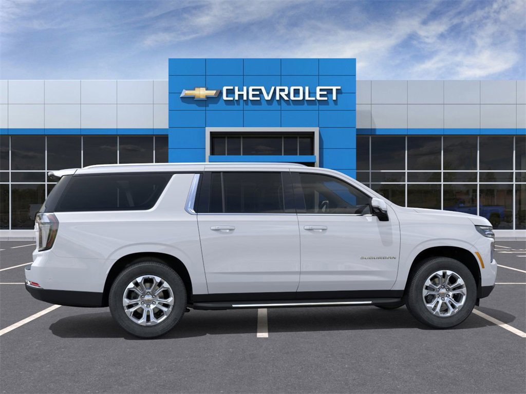 2025 Chevrolet Suburban LT photo 4