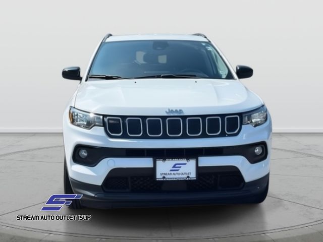 2022 Jeep Compass Latitude Lux photo 2