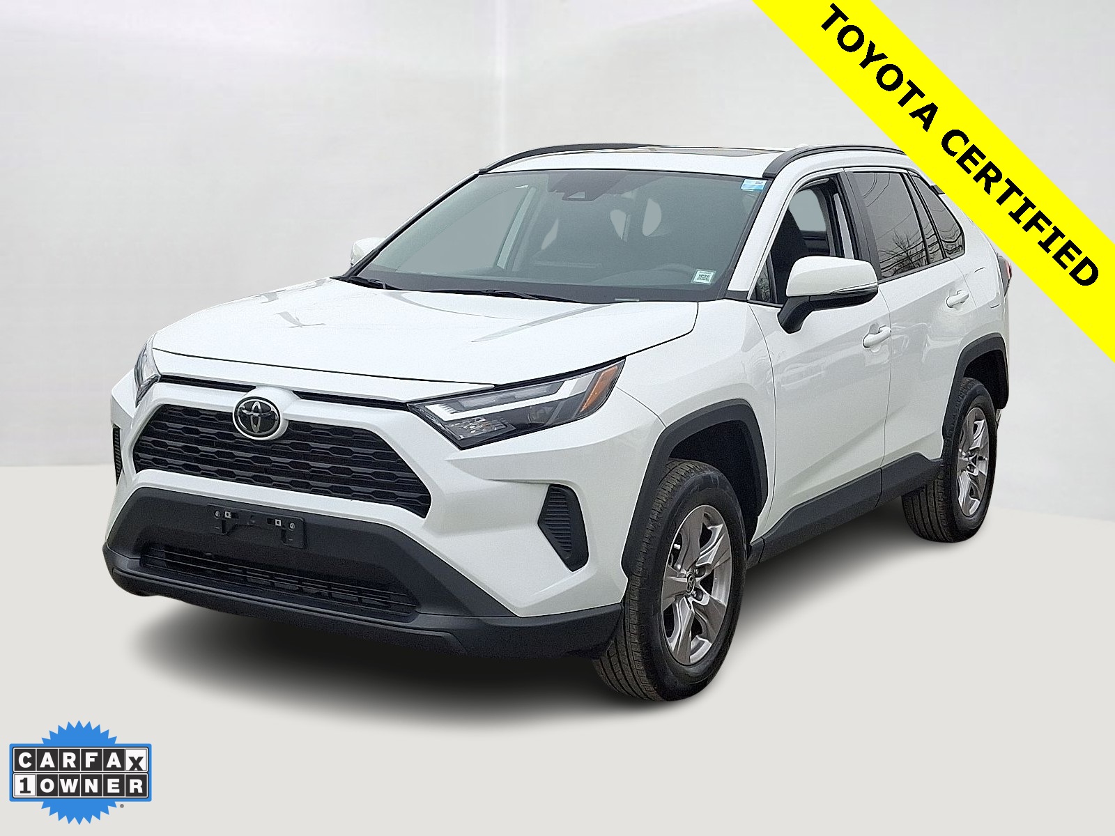 2023 Toyota RAV4 XLE's photo