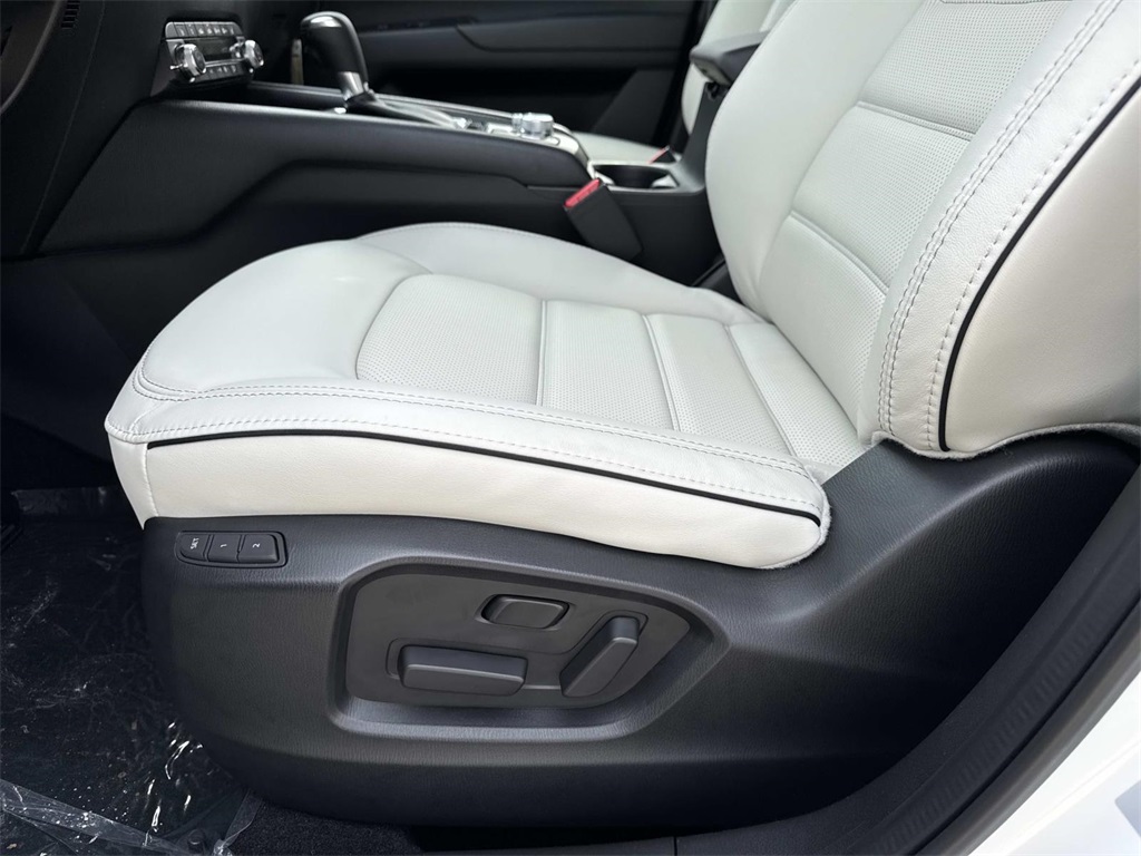 2025 Mazda CX-5 2.5 S Preferred photo 10