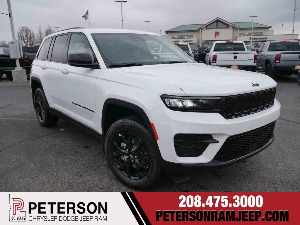 2025 Jeep Grand Cherokee Altitude's photo