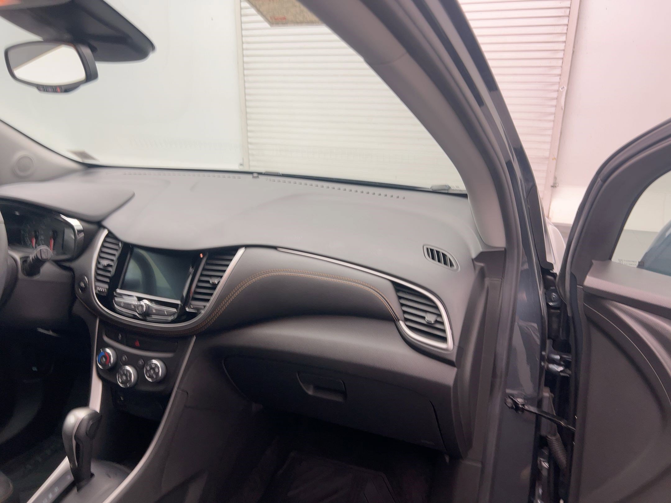 2022 Chevrolet Trax LT photo 25