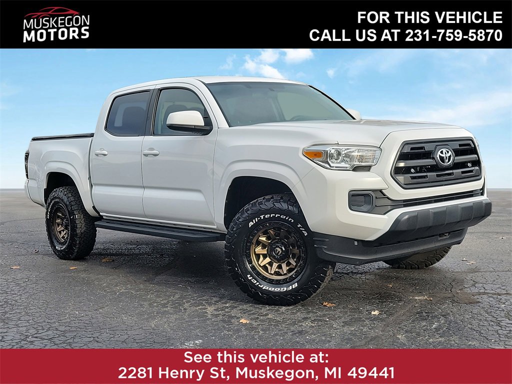 2017 Toyota Tacoma SR's photo