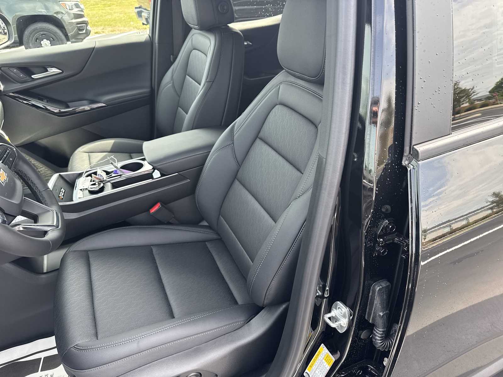 2026 Chevrolet Equinox LT photo 7