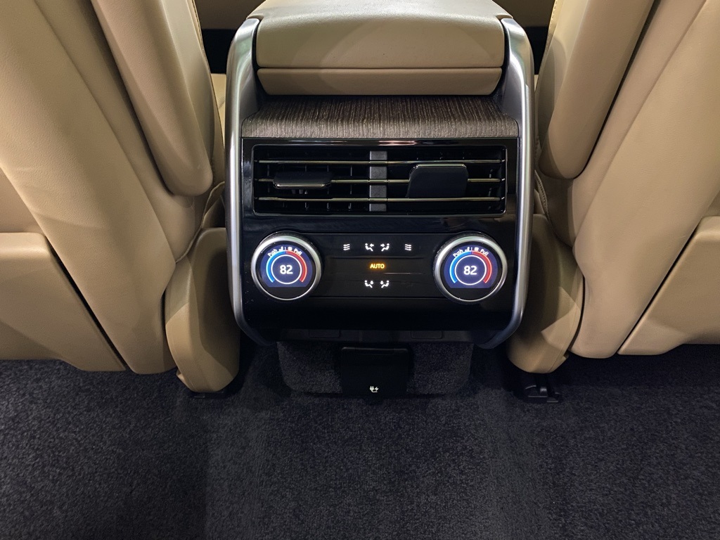 2024 Land Rover Range Rover SE photo 26