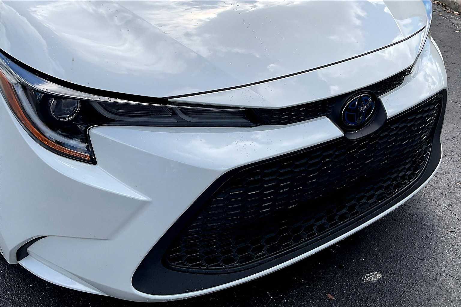 2021 Toyota Corolla Hybrid LE photo 28