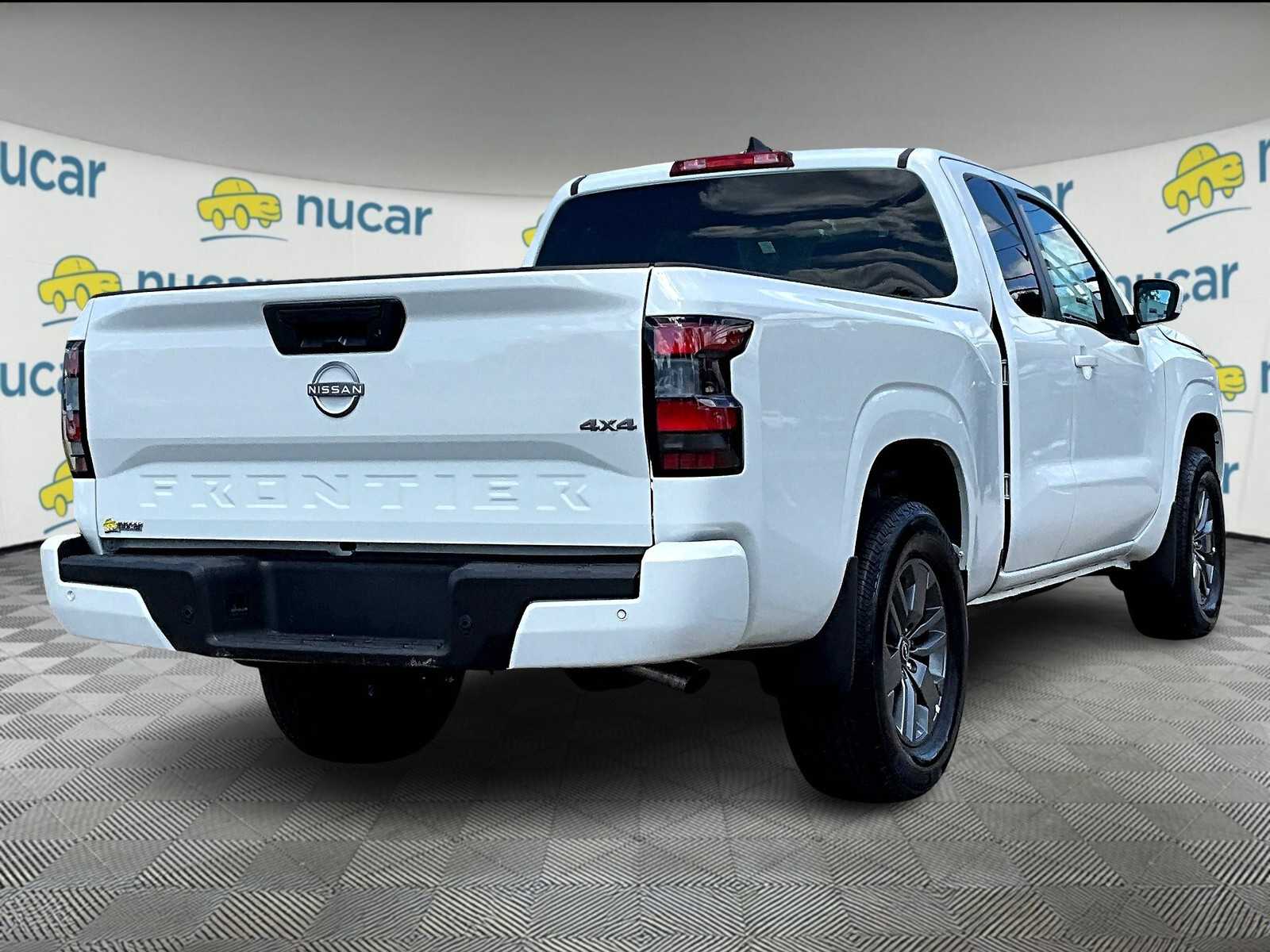 2025 Nissan Frontier SV photo 6