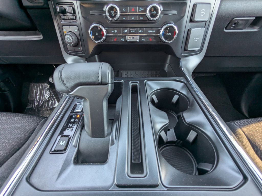 2025 Ford F-150 XLT photo 18