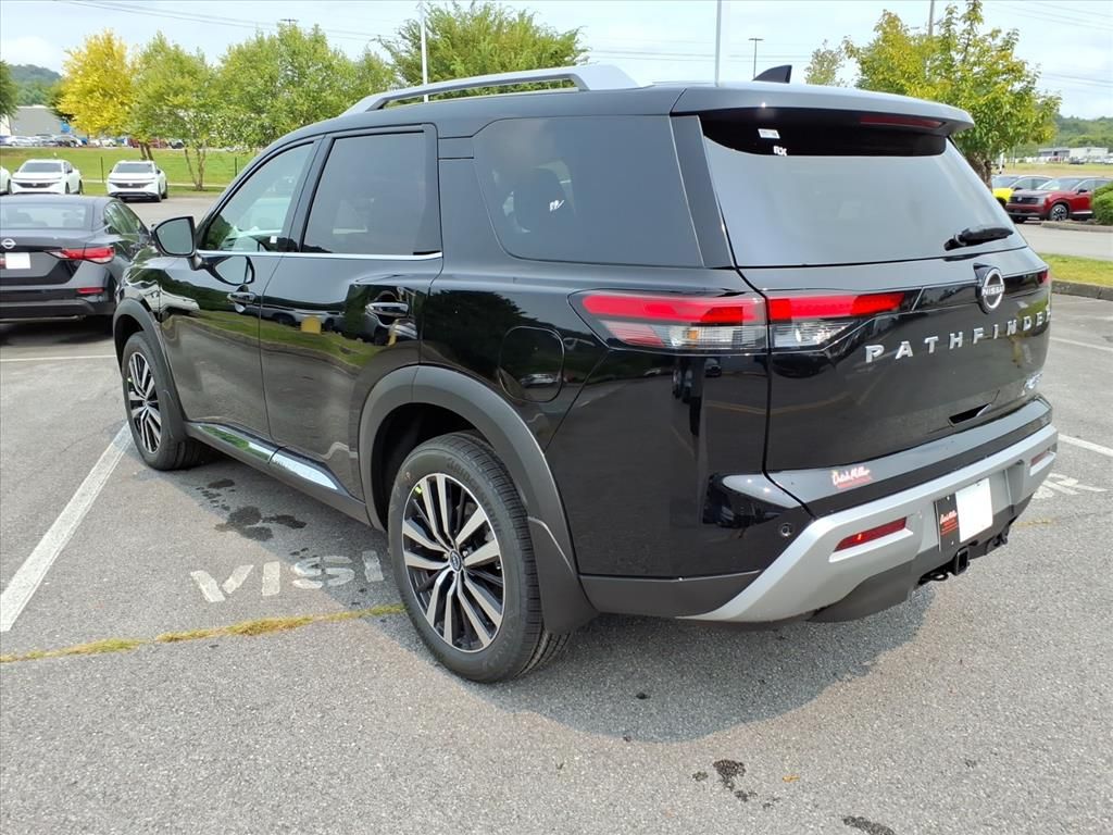 2025 Nissan Pathfinder Platinum photo 5