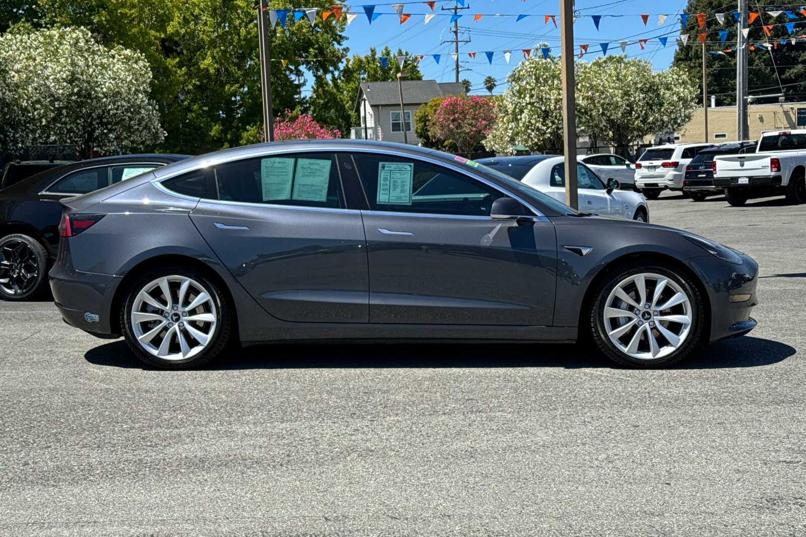 2019 Tesla Model 3 Long Range photo 3