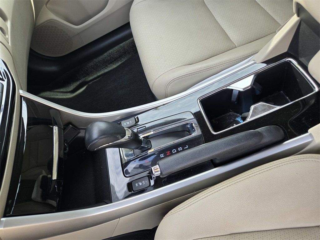 2016 Honda Accord EX-L photo 15