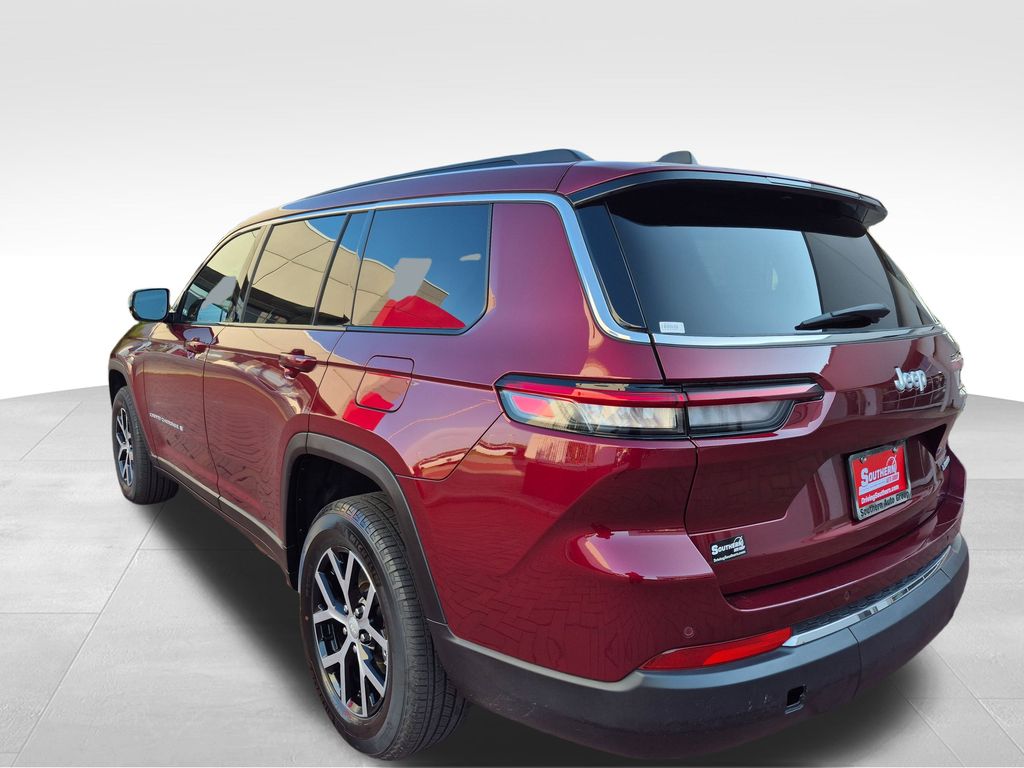 2024 Jeep Grand Cherokee Limited photo 2