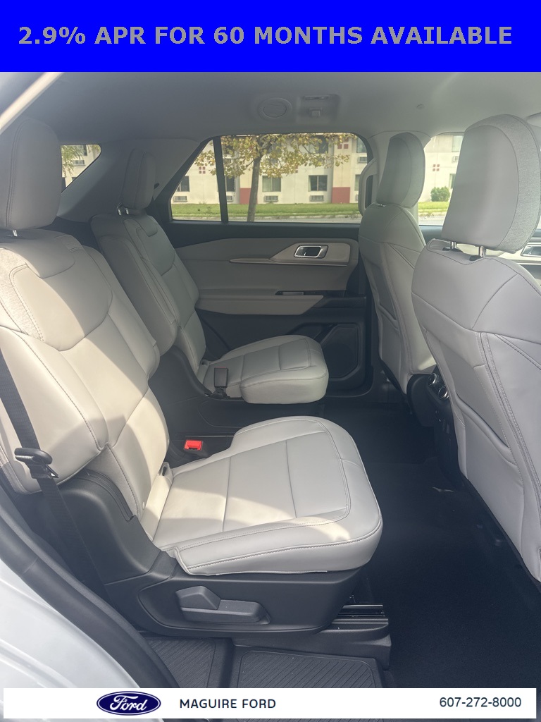 2025 Ford Explorer photo 11